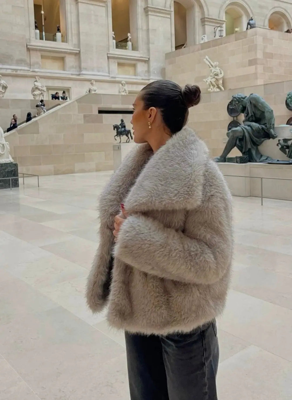 Guinevere - Women's Faux Fur Jacket