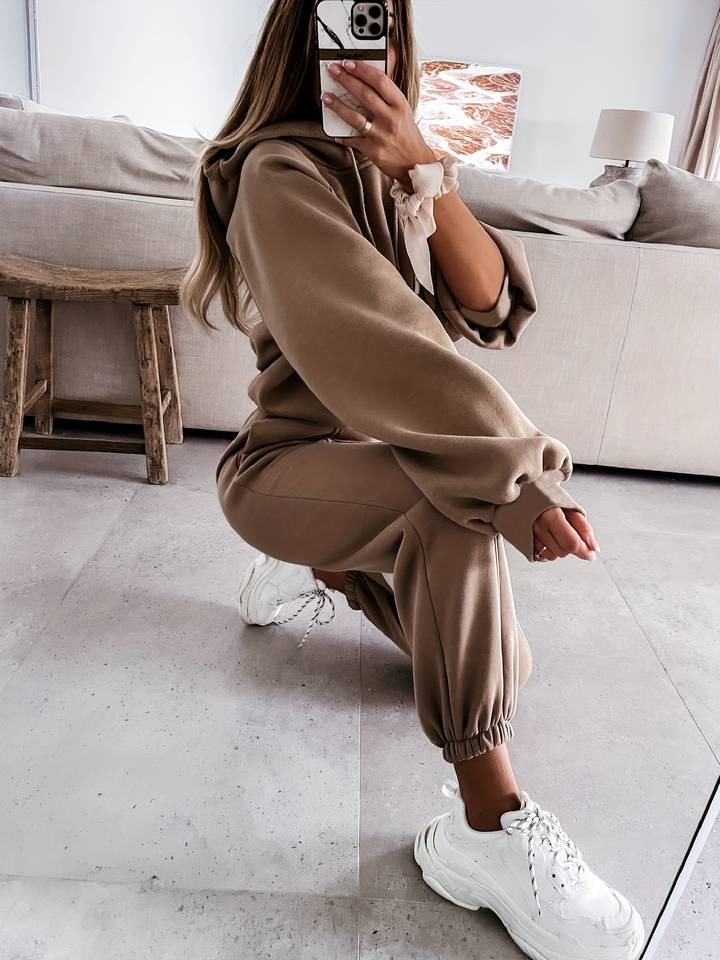 Rhiannon - Women's Oversized Hoodie Jogger Set